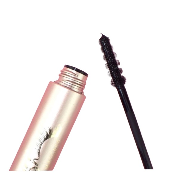 Belle Beauty by Kim Gravel Back Lash High Definition Mascara - Very Black - Picture 5 of 5